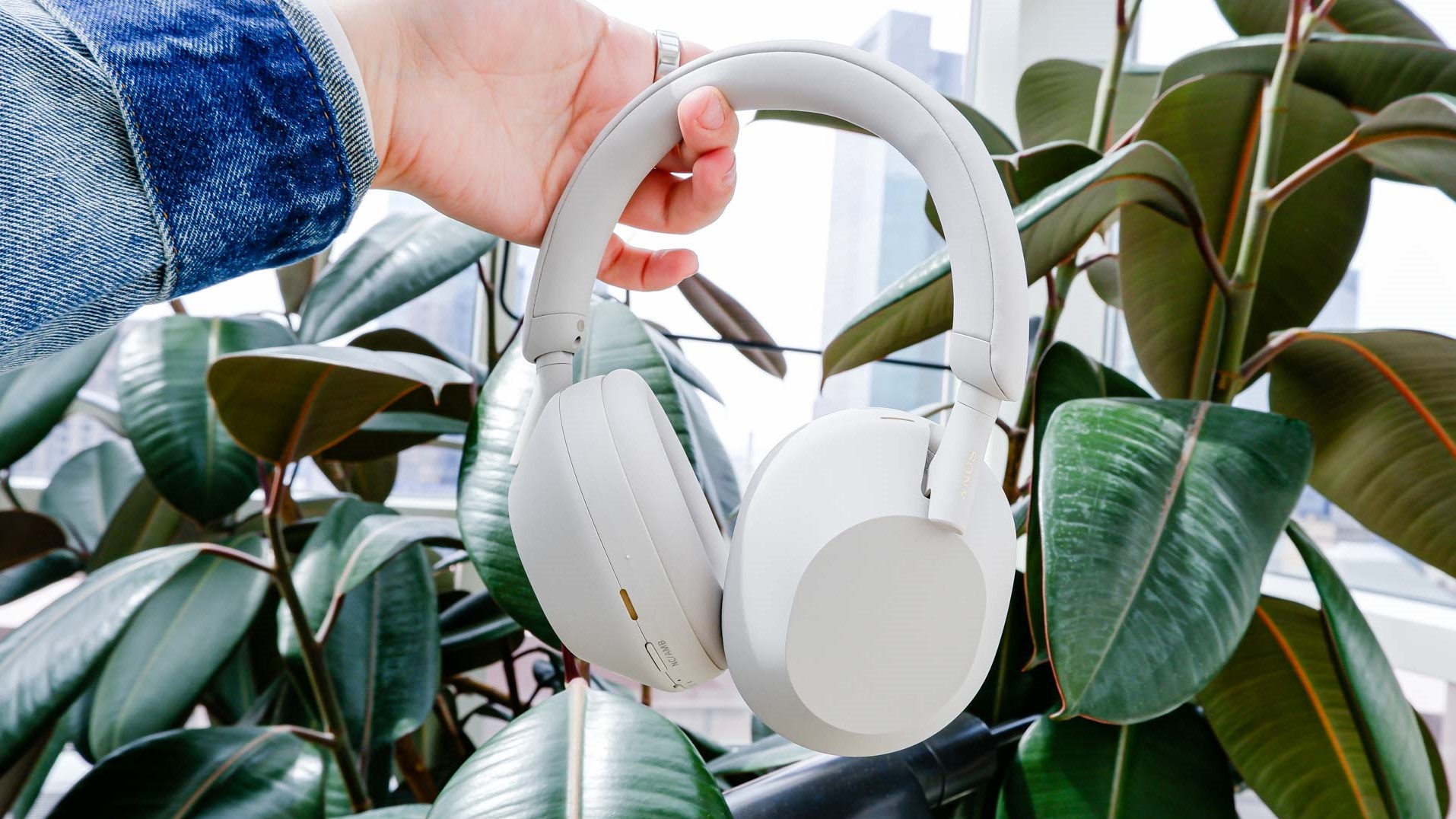 Sony WH-1000XM5