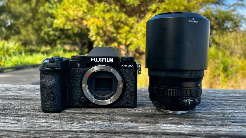 Fujifilm X-S20