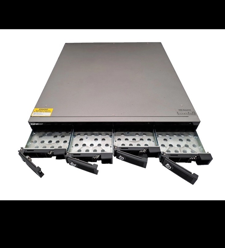 كيونب TS-421 وحدة تخزين شبكي 4 خلجان