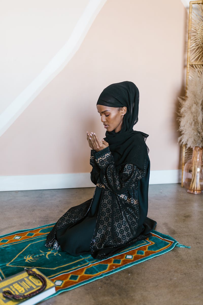 Two-Piece Prayer Set